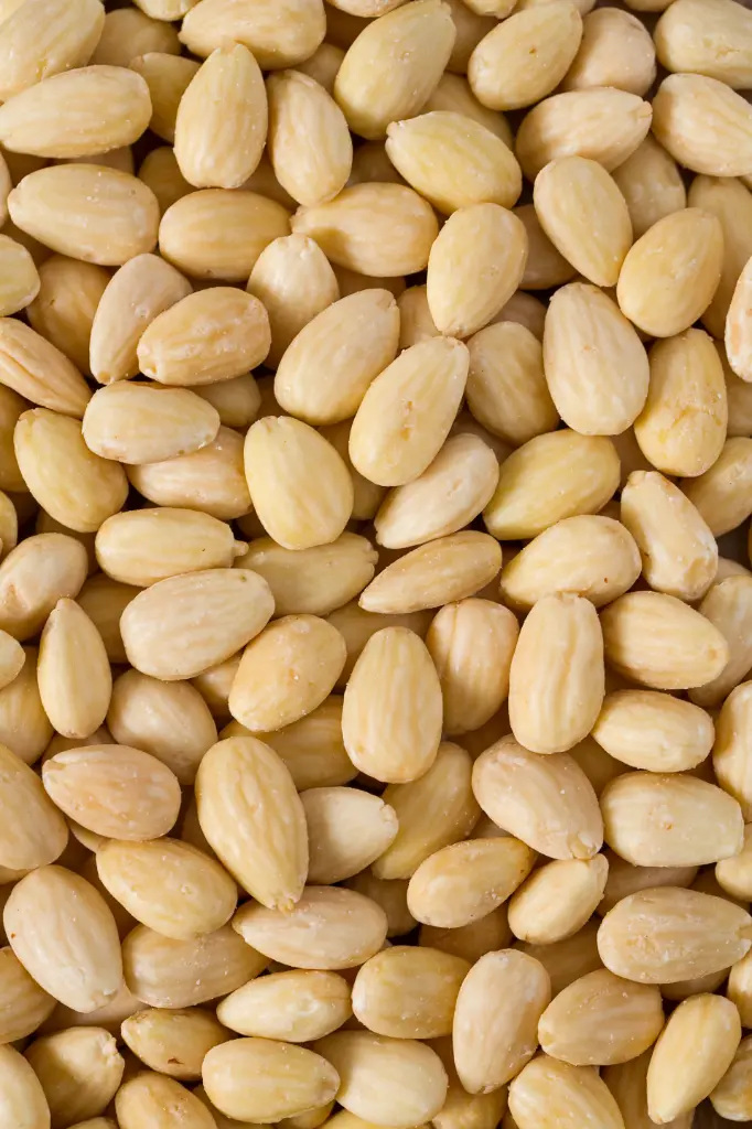 [AMNB-24x250g] Blanched Almonds (24x250g)